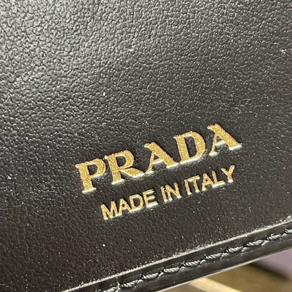 🌸PRICE FiRM🌸Prada 6 Key holder - Picture 9 of 16